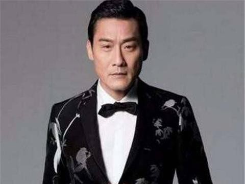 当年的3位影帝，前2位还在一线奋斗，只有他豪车出行，无人敢用！