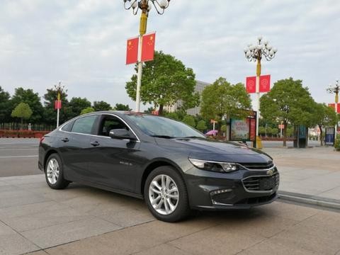 小舅子刚去订了本田思域，见我提了这车回家，果断就去退了