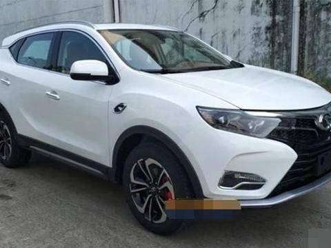 哈弗H6地位不保？这货后排能跷二郎腿，油耗5.5L仅售8万