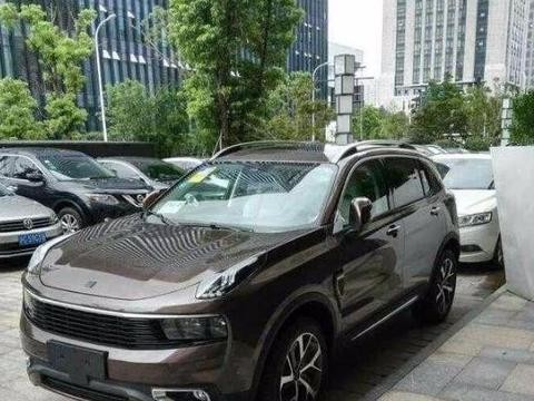 小伙放弃30万汉兰达25万途观，买了15万领克01，只怪实车太美