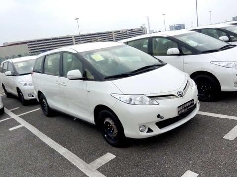 17款丰田大霸王普瑞维亚内饰完美诠释 更能体现成功人士完美巅峰