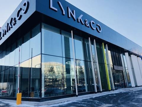 踏店探访：领克01不加价、不捆绑 不靠颜值靠“演技”