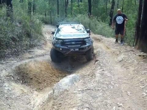 福特Ranger VS 路虎卫士 VS 海拉克斯 VS 日产途乐