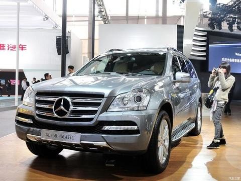 奔驰GL450严重损坏，罪魁祸首到底是谁？