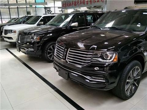 17款林肯领航员高大挺拔的车身无与伦比