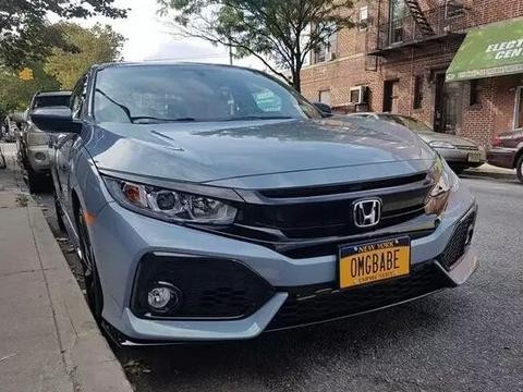 外国看到一台两厢版思域，帅得掉渣，国内上市大众高尔夫不用卖了