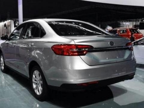 一汽推新车, 一键启动还标配ESP, 卖5万挑战捷达