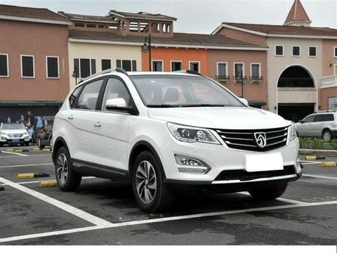 宝骏520 售价7万！买它送女朋友最合适！