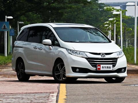 同级别没其他对手！这两台家用保姆车谁的性价比高？