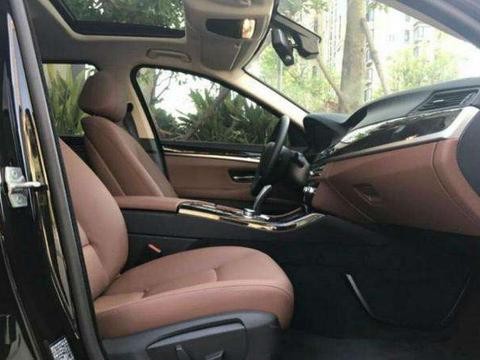 落地价44万，现在41万，轮胎没气也能跑，开回乡下跑婚庆面子十足