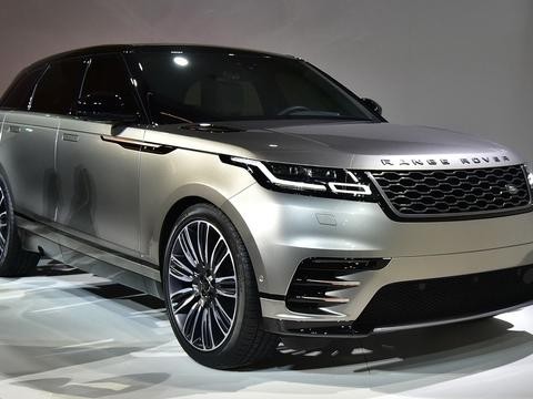 最美路虎亮相：全玻璃车顶、液晶座舱，六十万起要掀翻卡宴饭碗！