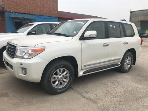 喜欢柴油酷路泽的朋友可以来围观看看 国五的排放