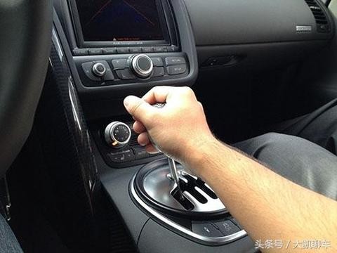 手动挡车主一定要远离这五个最爱犯的操作误区！太伤车