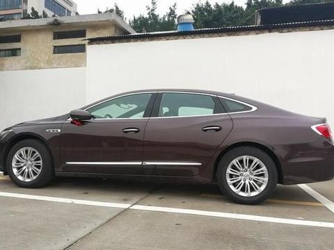 后悔当初入手了这台“颜兽”，朋友却说这车可以把宝马踩在脚下