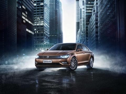 大众凌渡现降价6.5万, 轴距2.6米、内饰高级, 最低价12万!