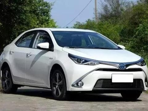 10万级家轿, 这5款车油耗最低, 第一不足5个油!