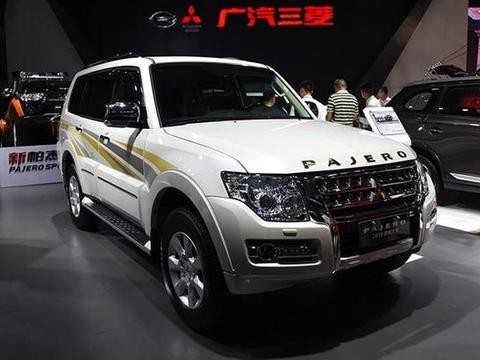 三菱帕杰罗终于改款！3.0升V6发动机落地37万，低配都带四驱