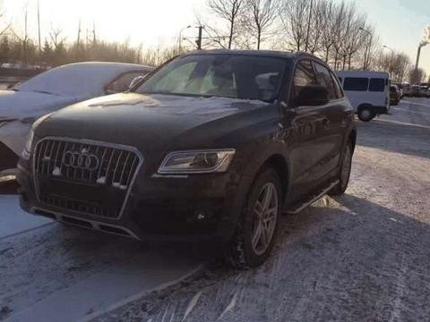 偶遇三台奥迪Q5退役车，外观内饰崭新，店员：带4千公里6折处理