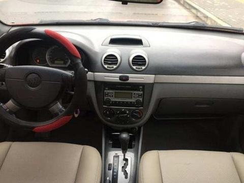 广东小伙花2万买辆二手车接女友上下班, 女友: 幸福满满