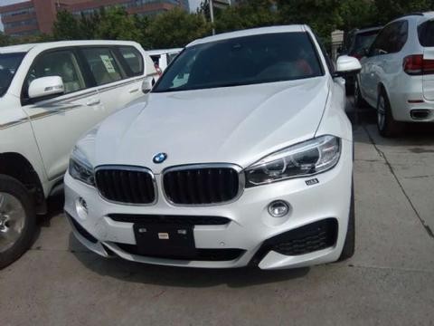 17款加版x6大豪华包M运动套件,瞬间让人们点燃激情