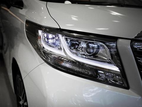 车长4米9、轴距3米不如别克GL8，提车却要加价40万，国人还抢着买