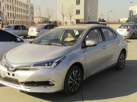 车型对对碰: 卡罗拉双擎和本田思域谁更适合家用?