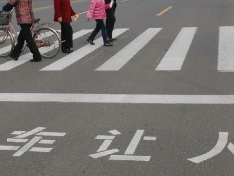 司机头疼、行人害怕，这三类车却总能出现在马路上