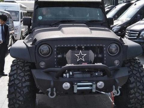 河南小伙买了一辆大吉普，路人以为是牧马人，走近一看才被吓一跳