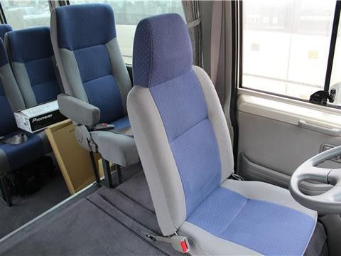 丰田考斯特改装私人订制为基础的独特商务车设计