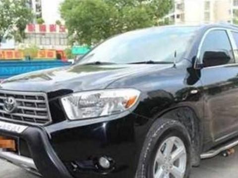 小伙花10万买二手汉兰达，打开后备箱，吓了一跳！