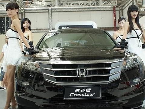 这款车去年11月份只卖了一辆，我想知道那位车主怎么想的