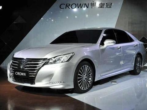 18款一汽丰田皇冠来袭，2.5L更换成2.0T, 卖26万直怼奥迪A6