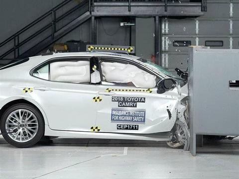 满贯全垒打丰田新年式Camry获得IIHS进阶安全首选评价