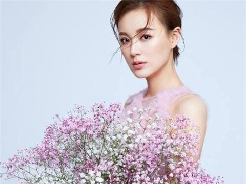 她演坏人被骂，出门还怕被扔臭鸡蛋，今31岁开上豪车，如此美艳！