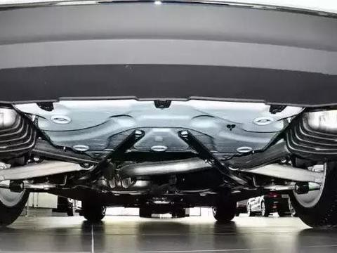 为什么前轮距和后轮距不一样？