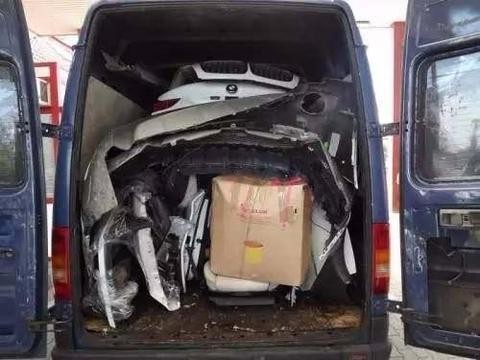 宝马X6，被小偷暴力肢解！车主哭晕在厕所