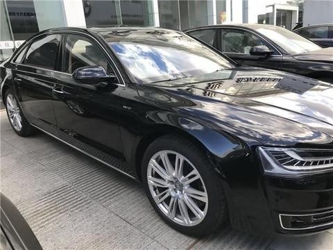 全新奥迪A8L频繁出现，回头率不低于奔驰S级!