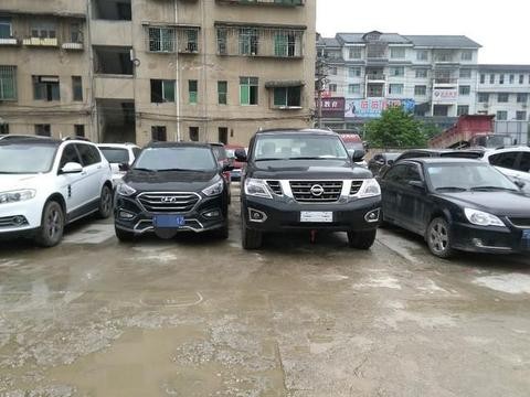 开五菱面包车提4.0L日产途乐, 车主坦言不喜欢奔驰宝马和奥迪