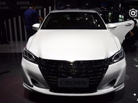 2018款皇冠低调上市，取消了2.5L排量，还有希望自救？