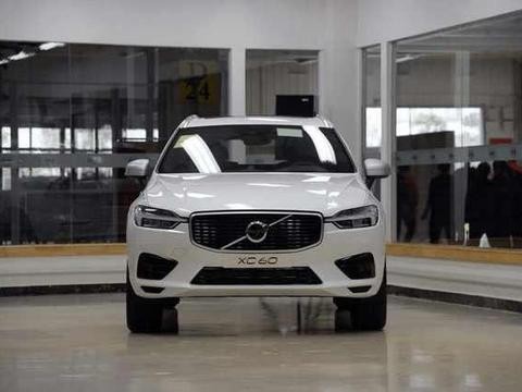 吉利为国人某福利，超奔驰般的豪华，2.0T带四驱油耗仅2.6L