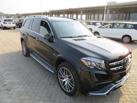 17款奔驰GLS63 4.5秒的百千米加速的七座豪华SUV