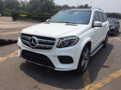 2018款加版奔驰GLS450 尊贵大气的外观、澎湃的动力