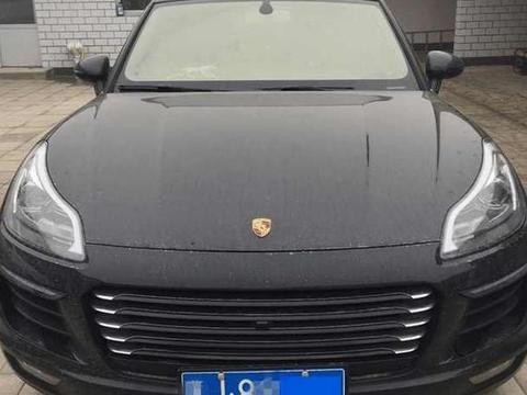 “保时捷”来店里洗车，工人一脸鄙视，原来是众泰