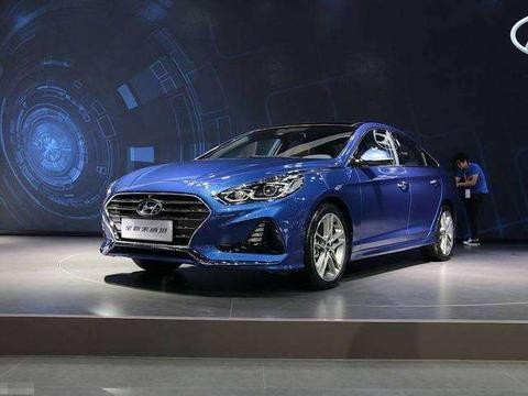 最悲惨的合资车,2.0L混动仅售18万,性价比不输雅阁,怒怼凯美瑞