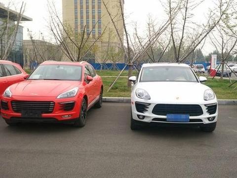 保时捷停车时还以为遇到同款车型，结果下车一看车标就蒙圈了