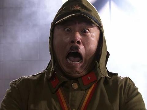 身高一米六却家喻户晓，偏爱越野车，座驾是百万皮卡