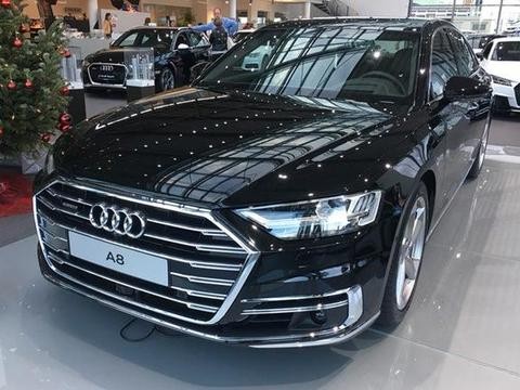 全新奥迪A8配激光大灯，6.0T W12发动机，秒杀奔驰S级