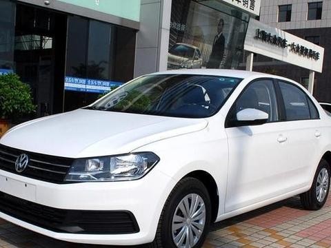 帅气小伙带5.5万去买大众桑塔纳 销售热情接待……