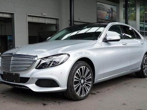 比宝马3系贵4万，比奥迪A4贵5万，但销量却完爆它们！