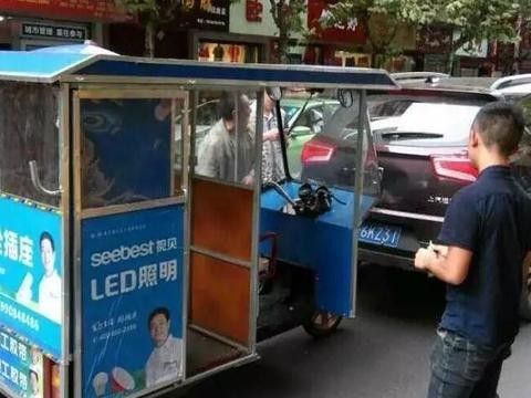 宝骏560被三轮车追尾，路人看到后都说想不到宝骏质量这么差